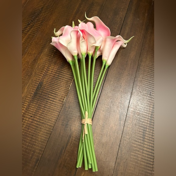 Bunch of pink Lillies - Picture 2 of 5